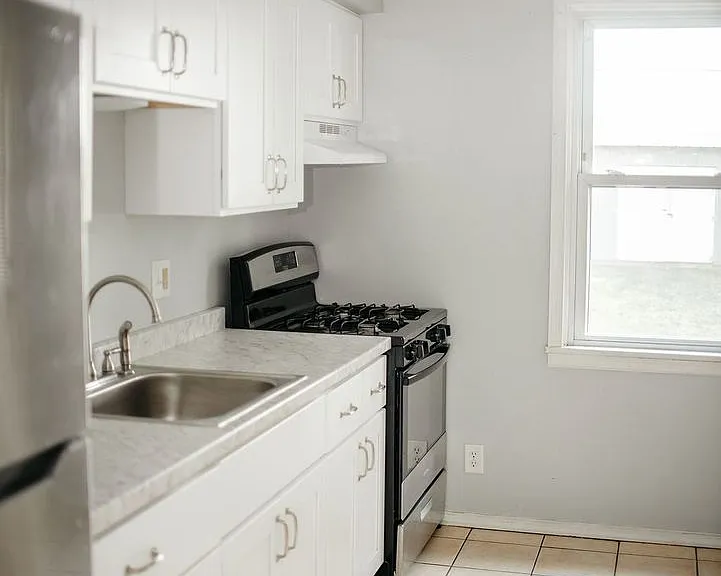1080 Kelly Dr — Photo 6