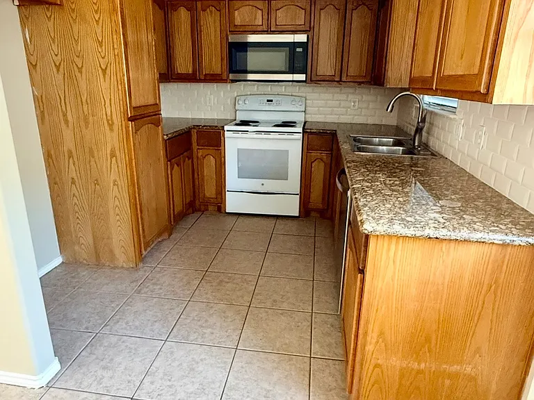609 S Logan Dr #1 — Photo 5