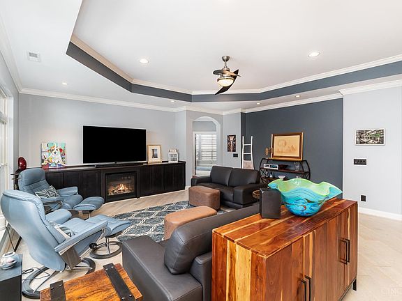 4th image of 8330 Park Pl