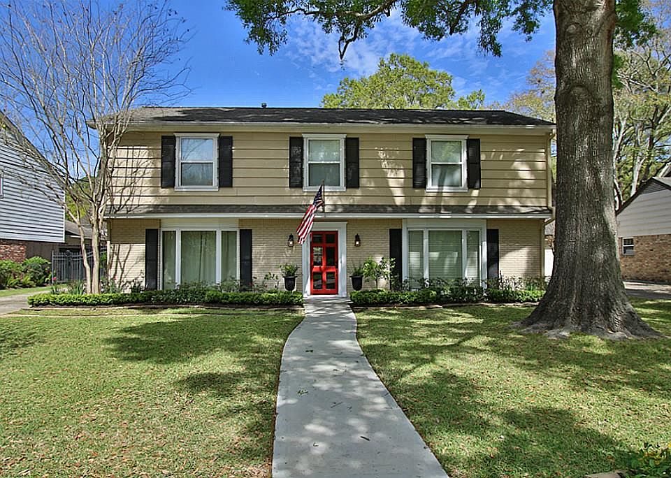 1st image of 14826 Carolcrest Dr