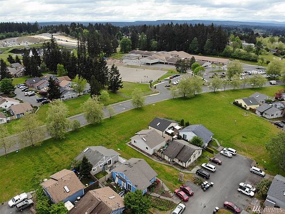 2nd image of 813 Hamelin Ln SE
