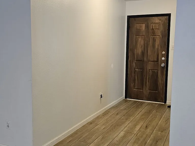 9608 George Washington Dr — Photo 6
