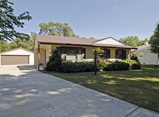 3304 Kingfisher Ln, Rolling Meadows, IL 60008