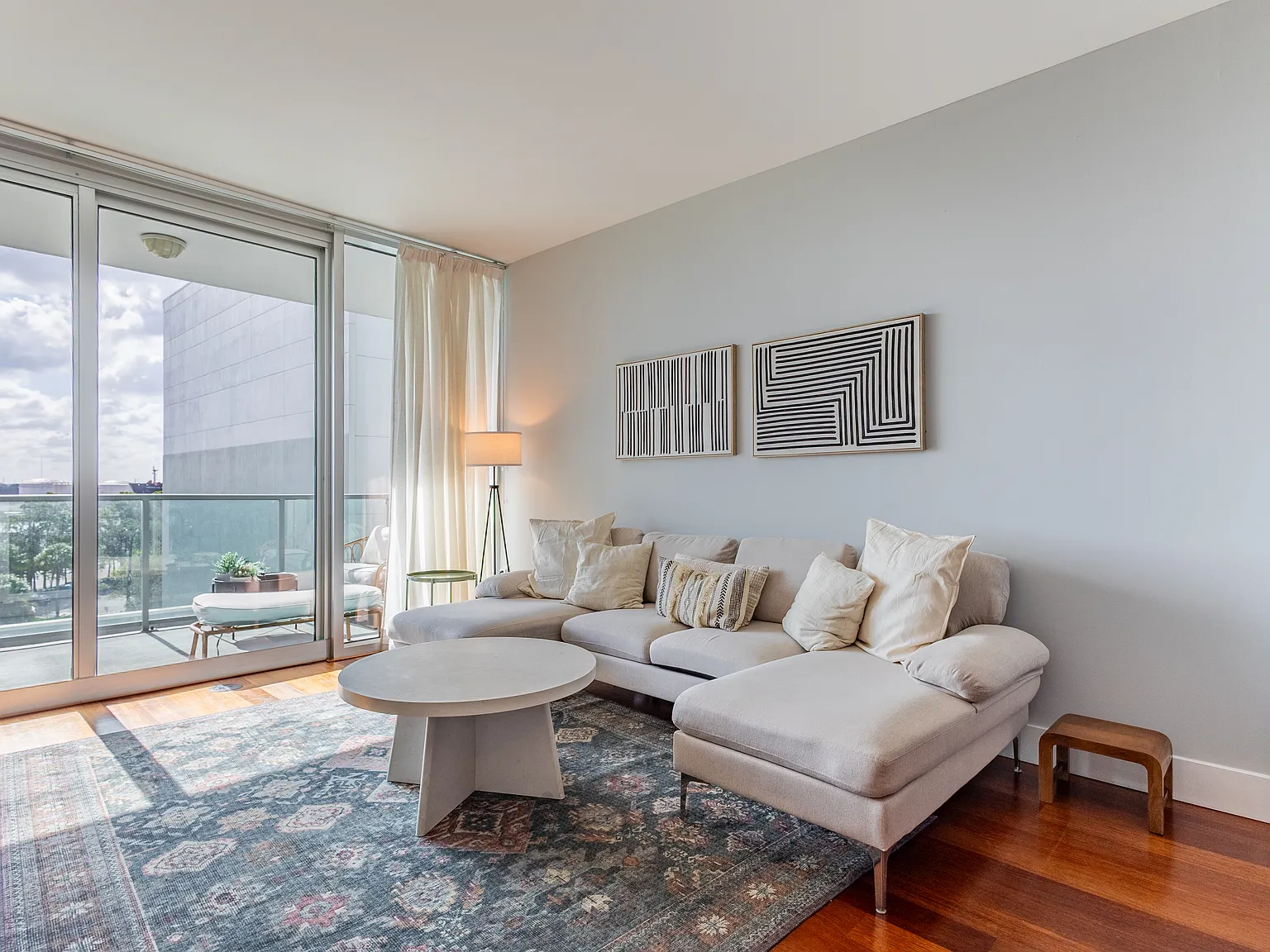 2 bed, 1237 sqft, $3,600 — Photo 2
