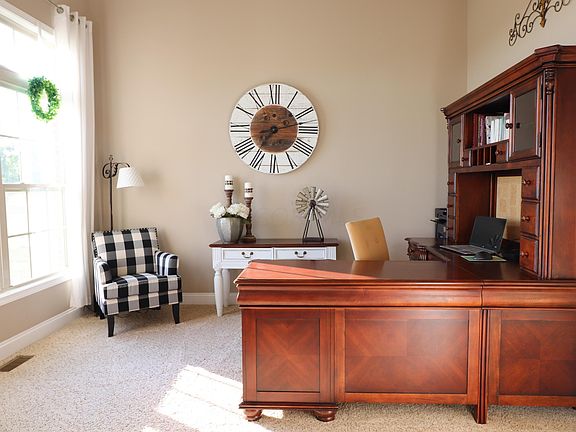 3rd image of 3327 Lundy Ln