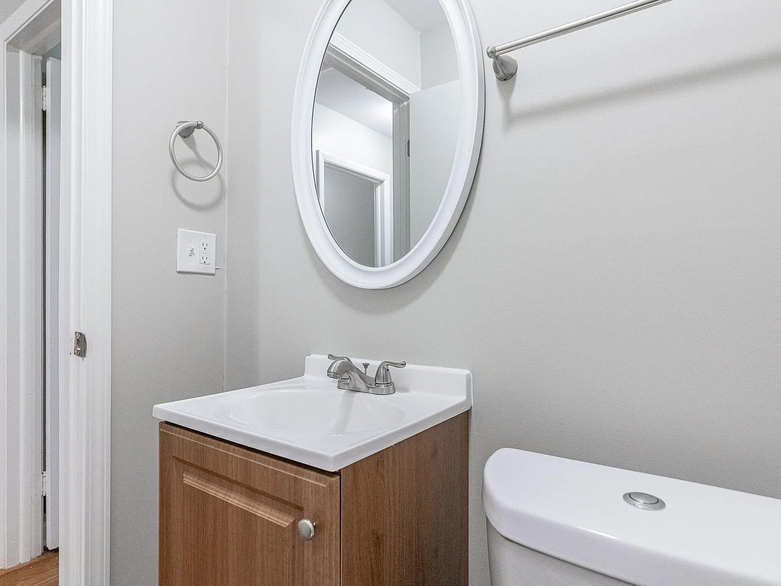 4 bed, 2.0 bath, 1912 sqft, $724 — Photo 3