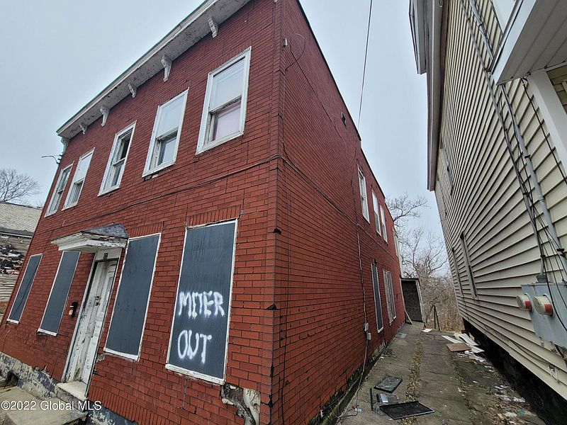 2nd image of 820 Strong Street