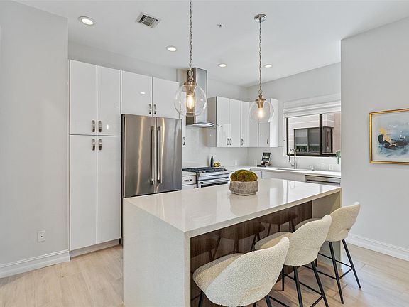 2nd image of 835 NE 17th Terrace #7