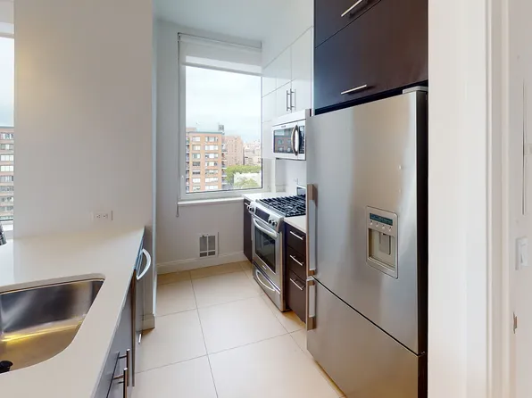 805 Columbus Avenue image 1 of 9