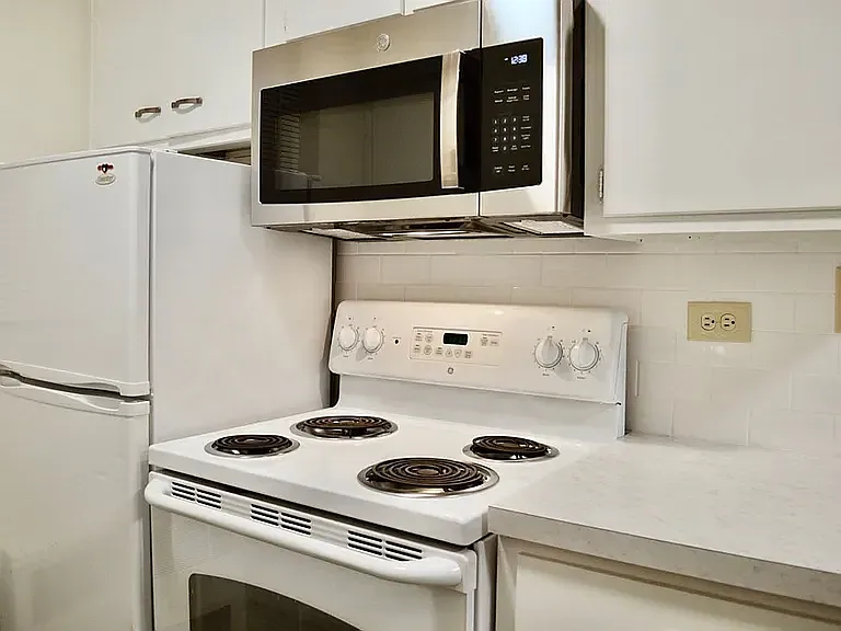 1376 Brown St #5 — Photo 2