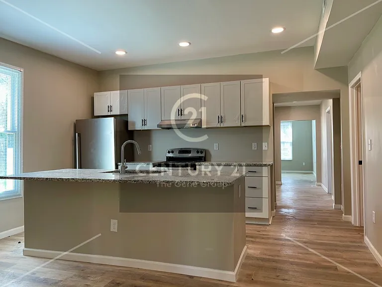 319 Wyoming St — Photo 9