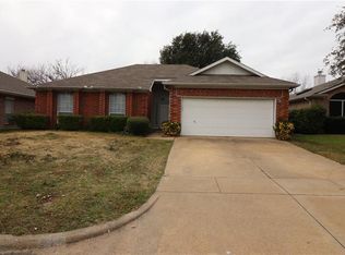 3402 Mayflower Ct, Arlington, TX 76014