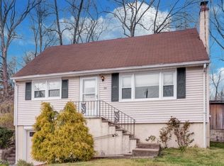 56 Edgewood Rd, Ringwood, NJ 07456