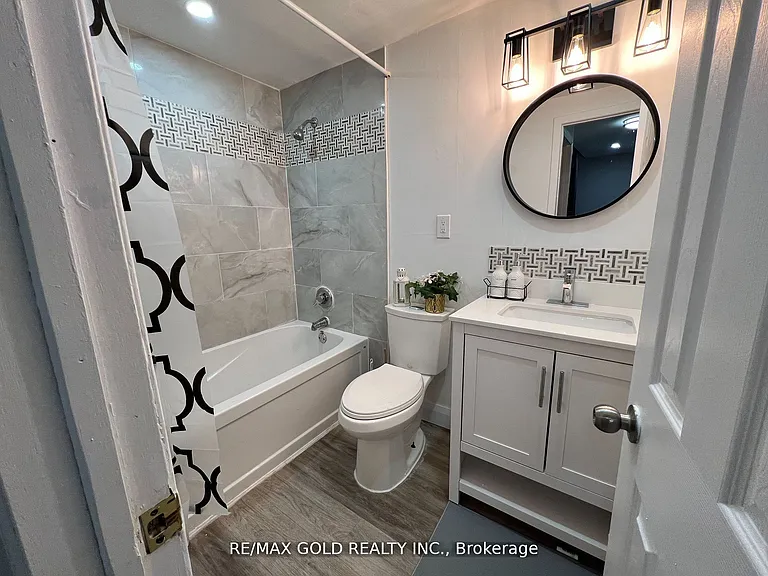 156 Mooregate Cres #LOWER — Photo 23