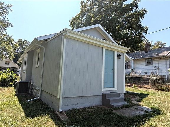 4th image of 4020 Silver Ave