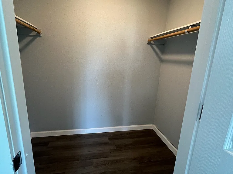 326 Stratford Way — Photo 11