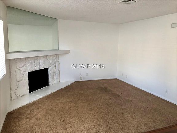 4th image of 920 Rockview Dr Unit 202