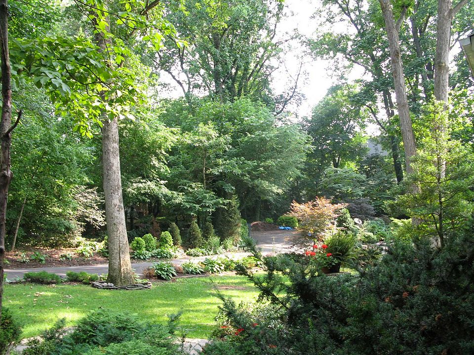 REBUILD&1/2AcreHeartofMcLean