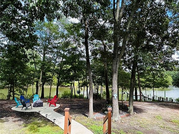 2nd image of 1953 Pine Cone Ln
