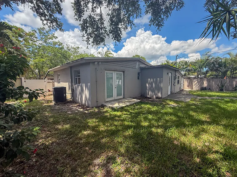 5627 Simms St — Photo 39