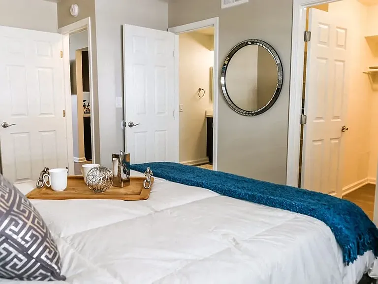 Sierra Canyon Apartments — Photo 10