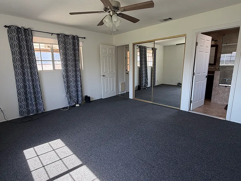 1320 Elm St — Photo 12