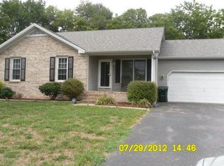 207 Deerwood Dr, Hopkinsville, KY 42240