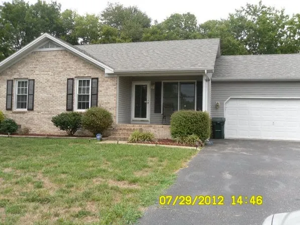 207 Deerwood Dr, Hopkinsville, KY 42240