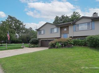 1705 W Halma Ln, Woodstock, IL 60098