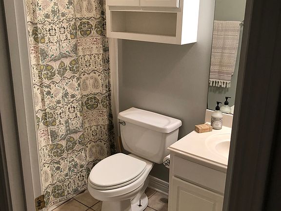 4th image of 308 Gaston Ln