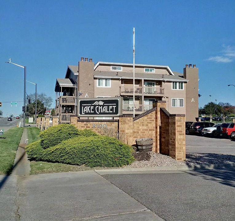 2nd image of 8100 W Quincy Ave APT M1