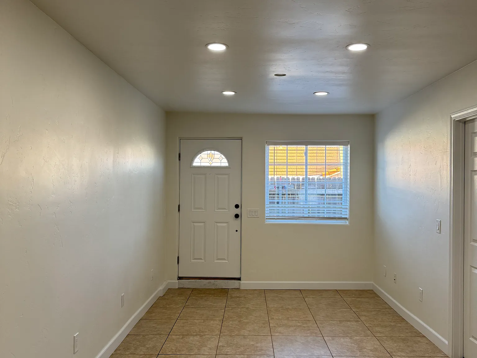 2 bed, 850 sqft, $2,800 — Photo 2