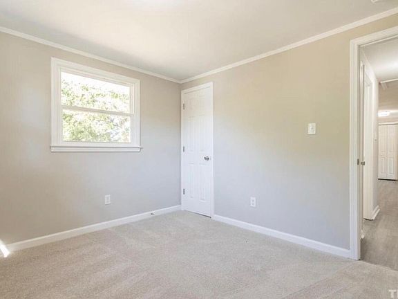 3rd image of 409 Dudley Ave