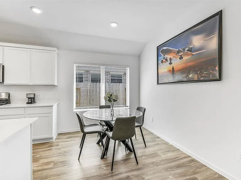 Stonebriar Dr — Photo 9