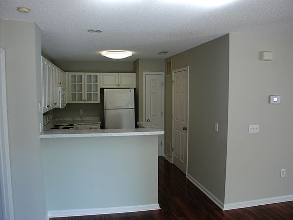 4th image of 4116 Breezewood Dr APT 101