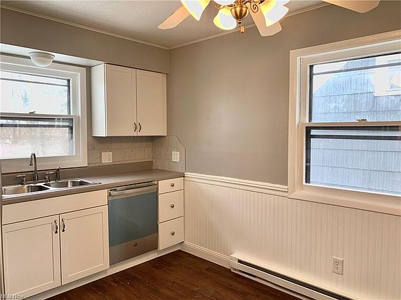 4th image of 368 Stevenson Ave