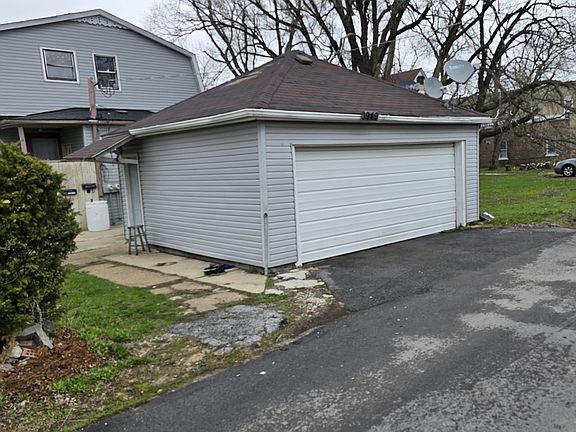 2nd image of 1949 Burr Oak Ave
