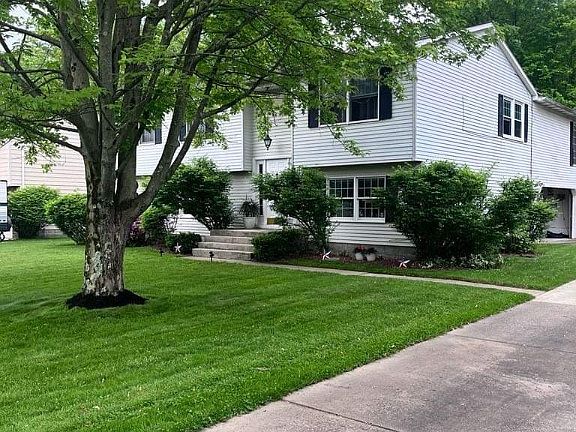 2nd image of 3598 Marylane Dr