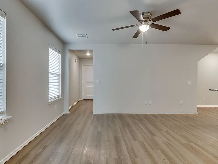 10810 NW 119th Pl — Photo 11