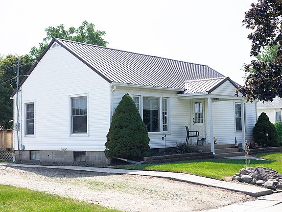 2nd image of 704 3rd St