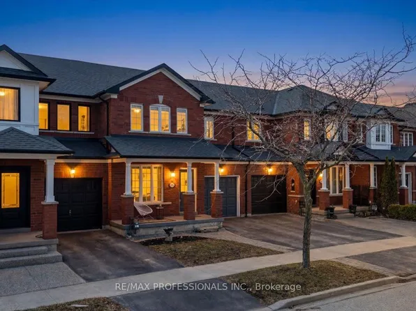 514 Thelma St, Burlington, ON L7L 6W8