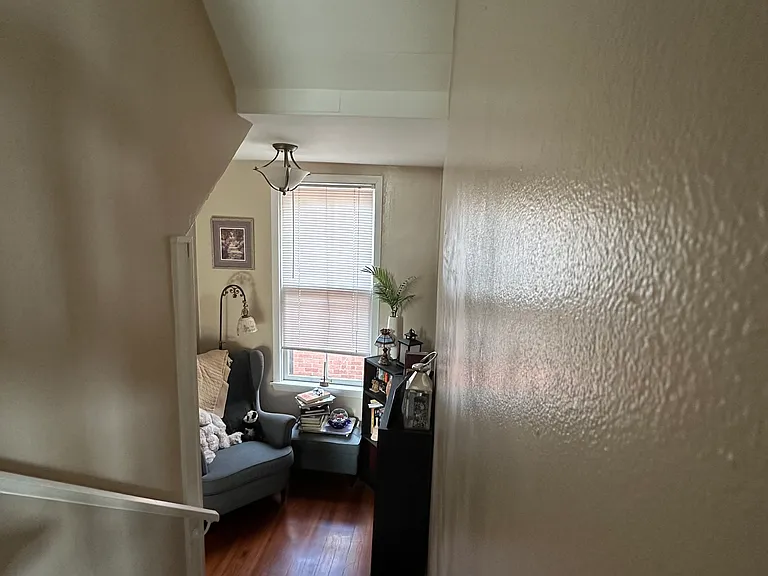 560 S 3rd St #B — Photo 5