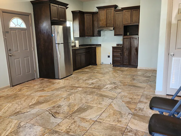 712 N Malinche Ave — Photo 4