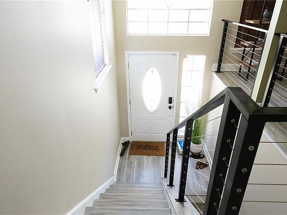 3rd image of 328 Southwood Dr