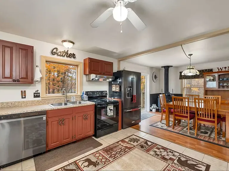 23 Red Gate Ln — Photo 5