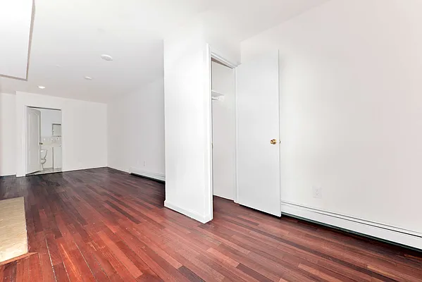 Rented by J Misrahi Realty Corp | media 7