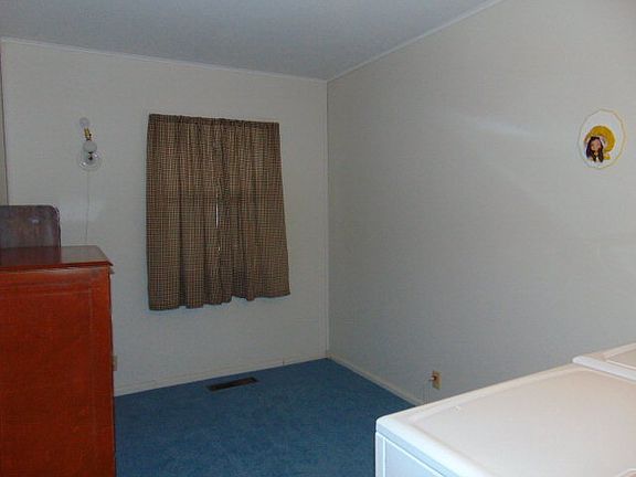 3rd image of 785 Lilac Ln