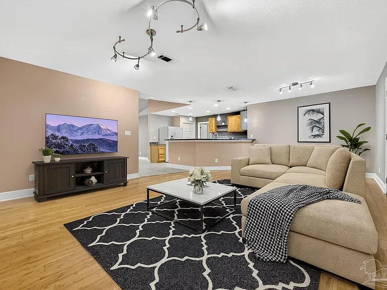 7117 Dale St — Photo 3