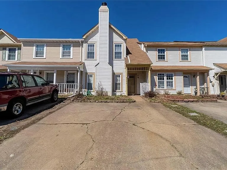 4616 Marlwood Way — Photo 1