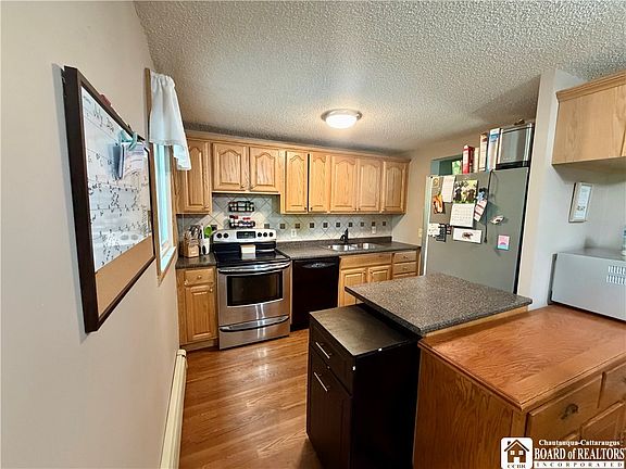 3rd image of 6868 Chaffee Ct